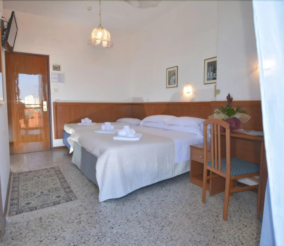 Hotel Diplomat Marine
