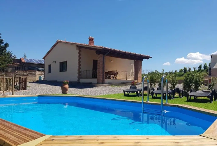 3 Bedrooms Cottage