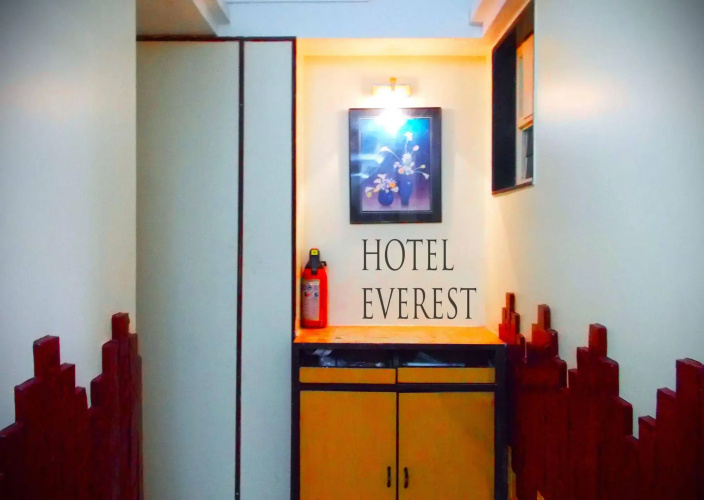 Hotel Everest