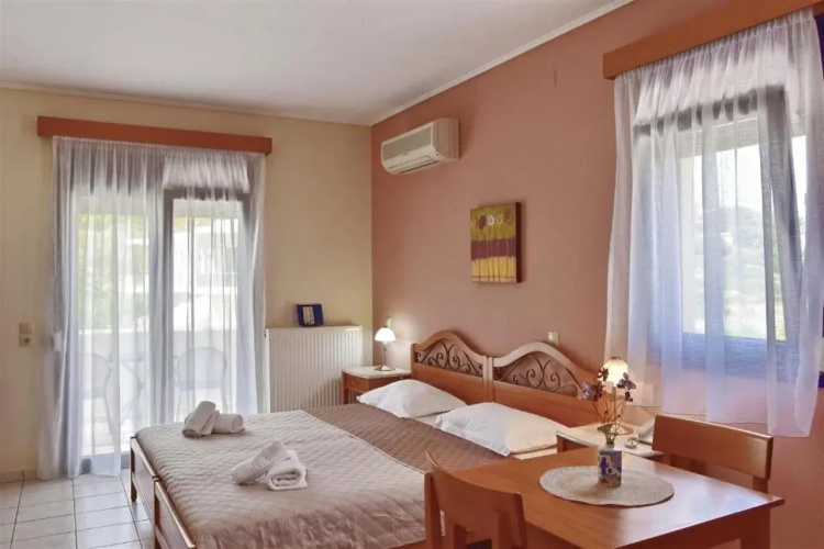 Emporios Bay Hotel