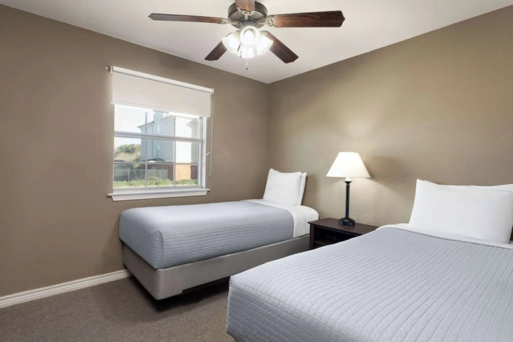 1 Bedroom Suite