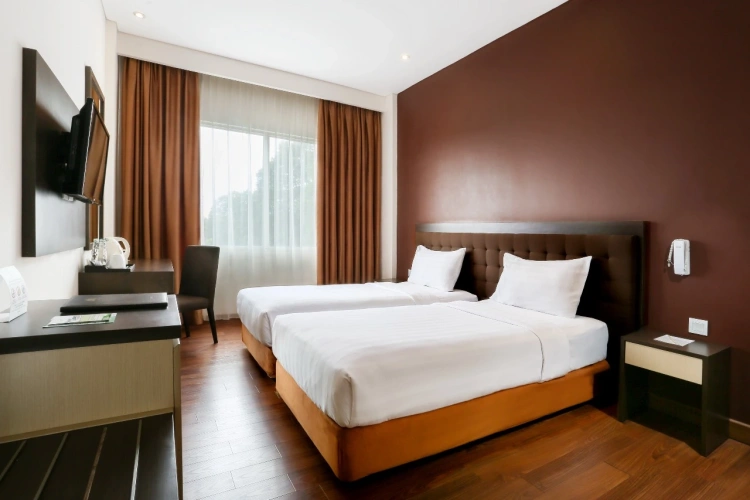 Standard Twin room with view