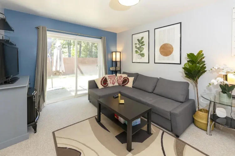 2298 Setchfield Ave