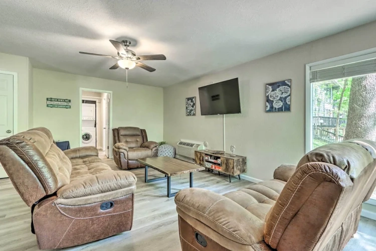 3 Bedrooms Cottage with balcony