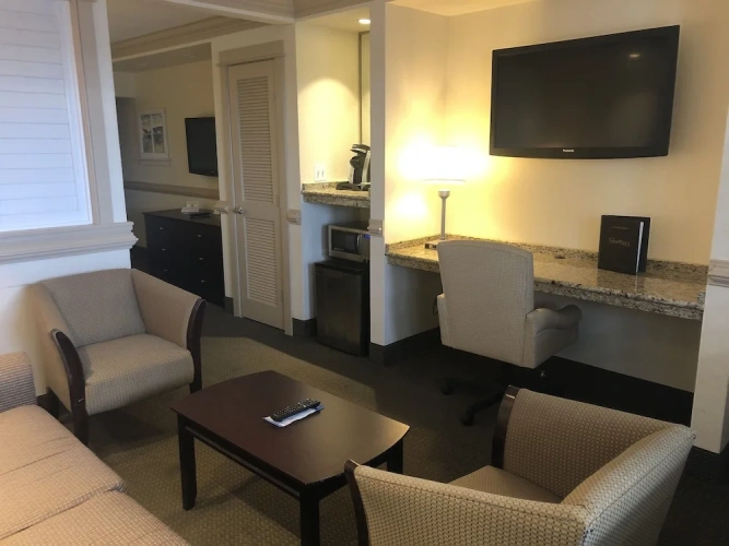 Deluxe Double Suite with pool view