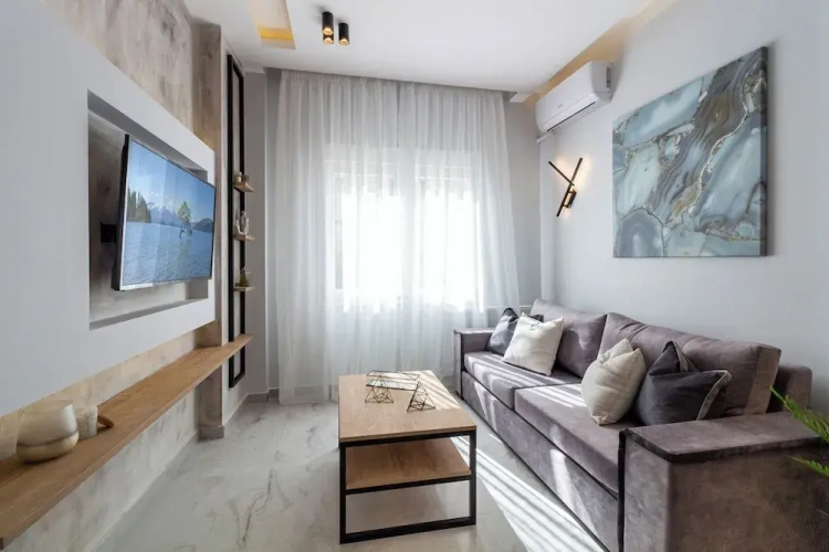 2 Bedrooms Apartment with balcony and with city view