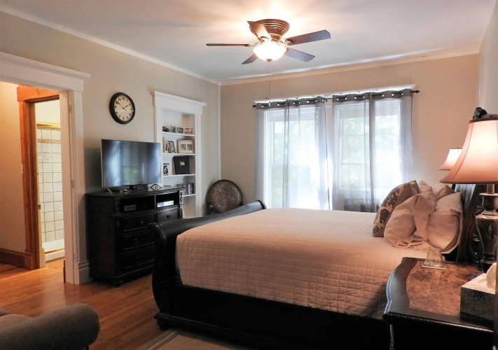 Champaign Garden Inn