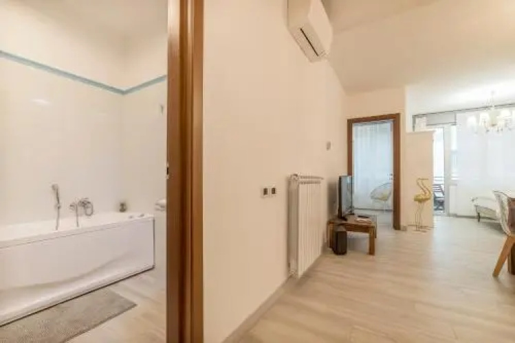 Vatican Luxury 2bd 2ba Apartment