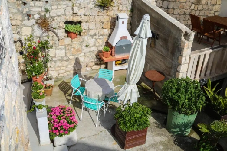 1 Bedroom Apartment with balcony