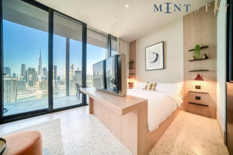 Cozy Studio W Burj Khalifa Balcony Retreat