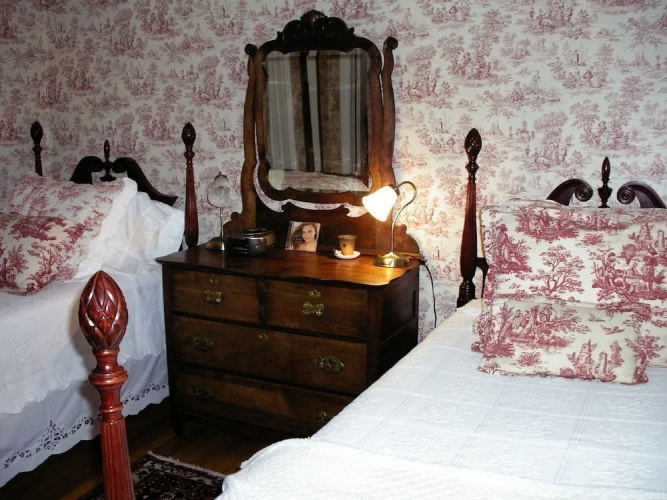 Gillespie House Inn