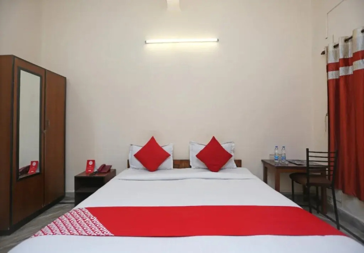 Hotel East West