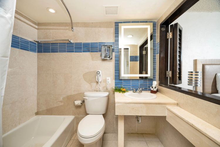Windward Passage Hotel photo 11
