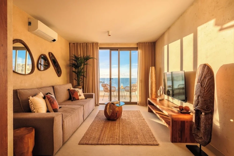 1 Bedroom Luxury Apartment with balcony and with ocean view