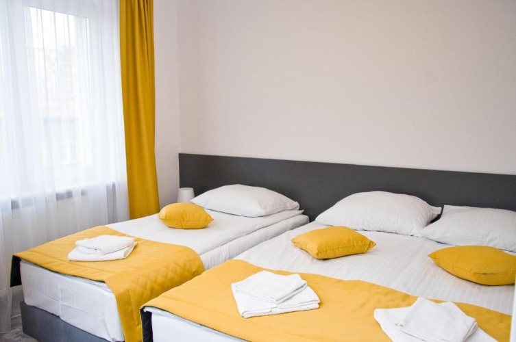 Standard Triple room