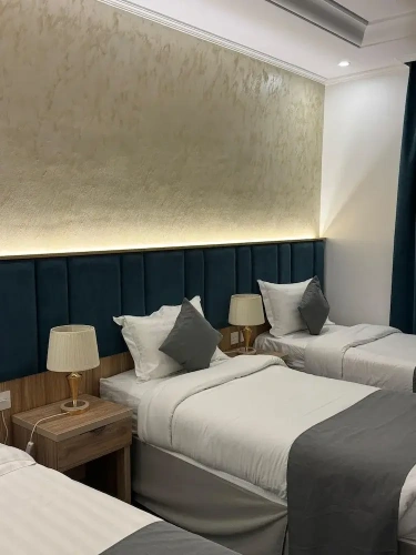 Standard Triple room with city view