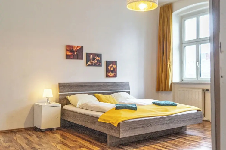 Spacious 2BR Apt Near Wiener Stadthalle