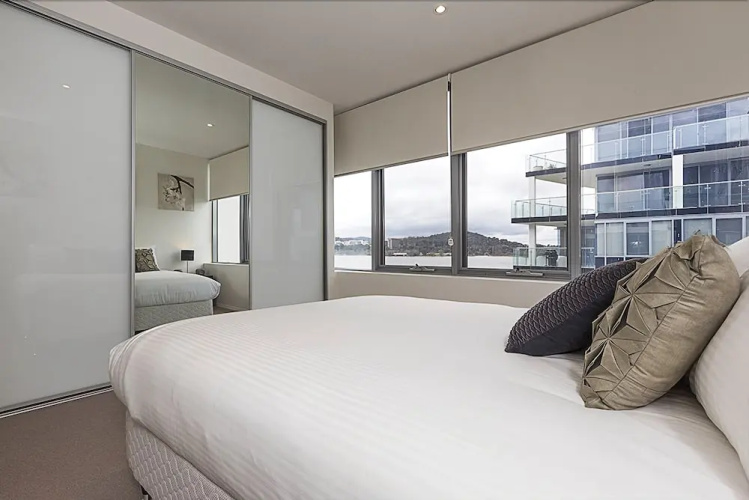 Accommodate Canberra - Lakefront