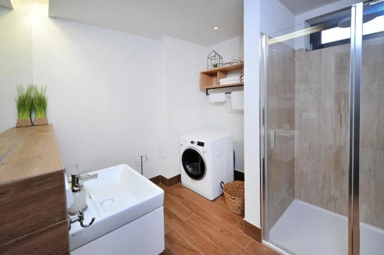 Apartment with balcony