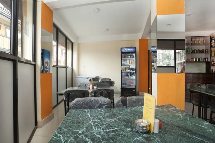 SPOT ON 464 Hotel Pahuna Ghar