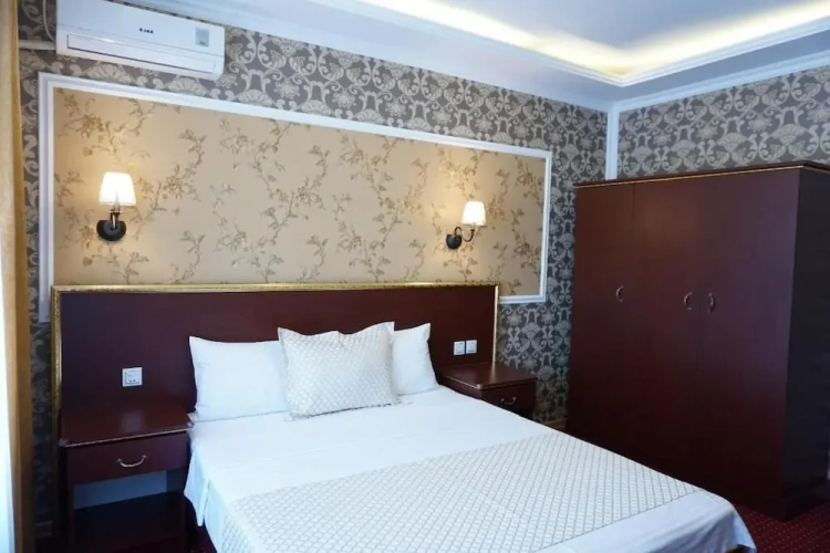 Standard Double room with city view