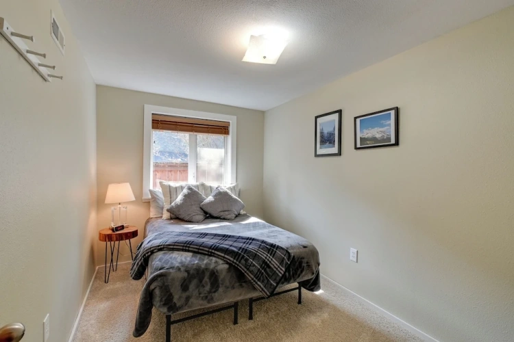 2 Bedrooms Cottage