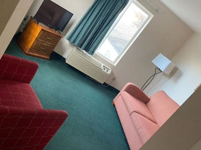 Hometown Inn