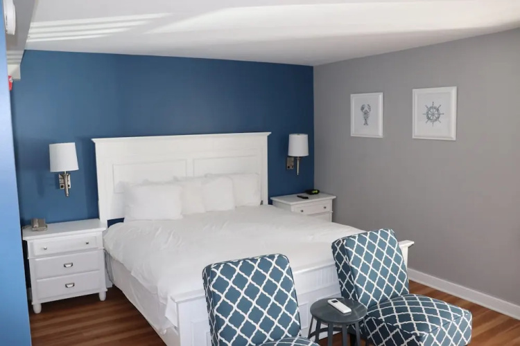 Harborline Hotel