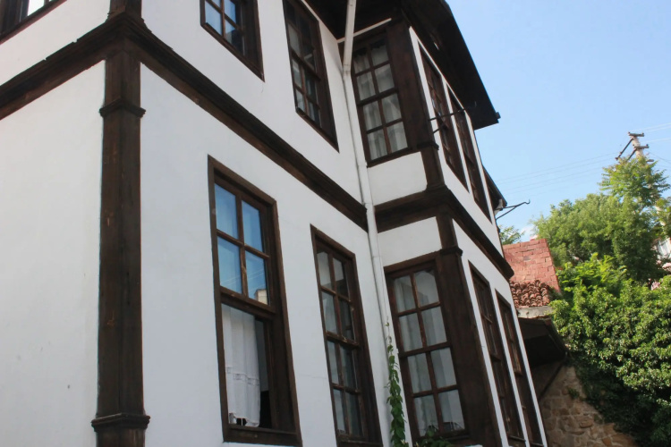 Toprakçiler Mansion