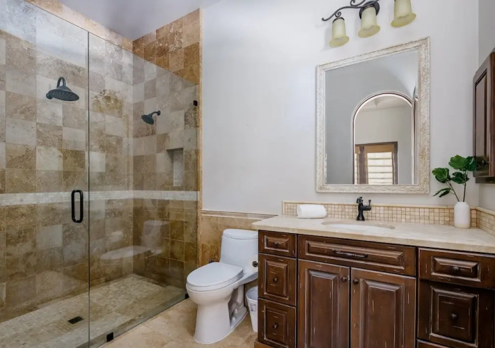 Luxe Poolside Paradise-pool & Spa-vanity Station