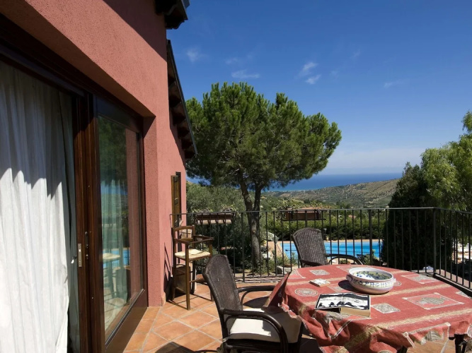 Luxurious Holiday Home in Collesano With Pool