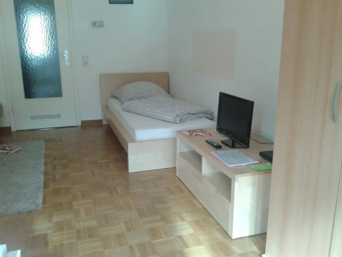 Tuzzini Köln Apartment Köln Messe
