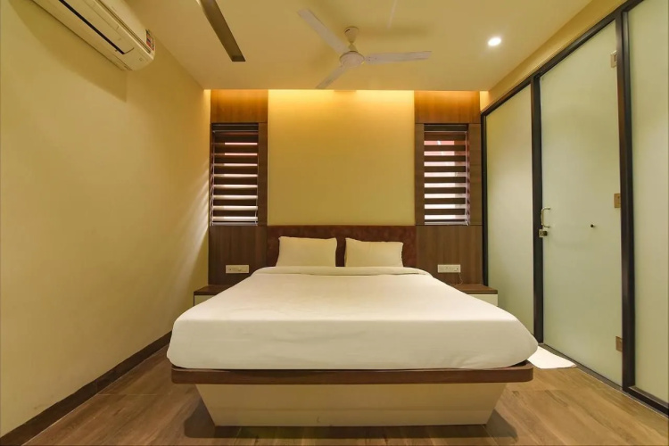 Fabhotel Eros 282
