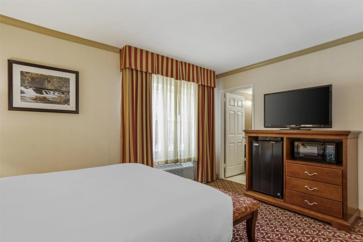 Best Western PLUS Morristown Inn-Florham Park