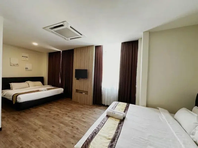 Quadruple Suite