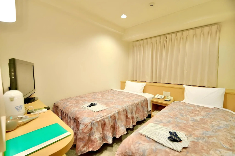 HiroshimaEkimae Universal Hotel ShikansenguchiMigi