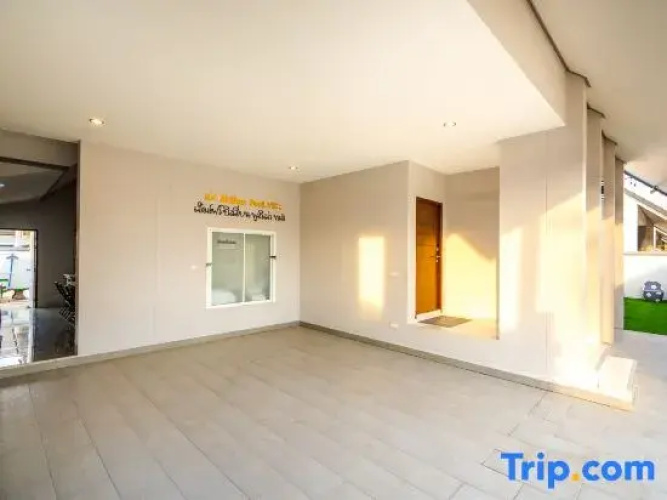 M4 Billion Pool Villa Cha-am