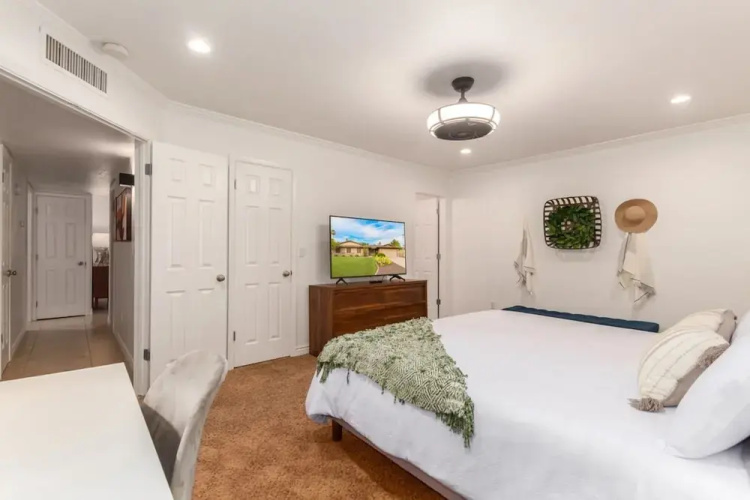 Greenway Oasis Heated Pool Spa Mural Putt Grn