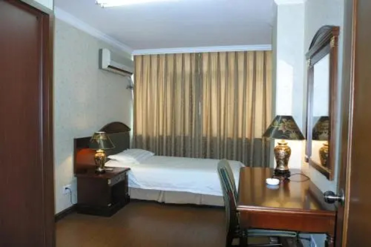 Dongyuan Plaza Hostel