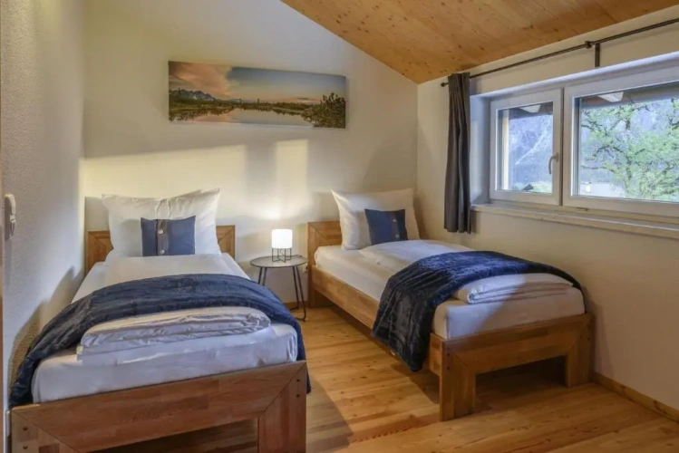 2 Bedrooms Cottage