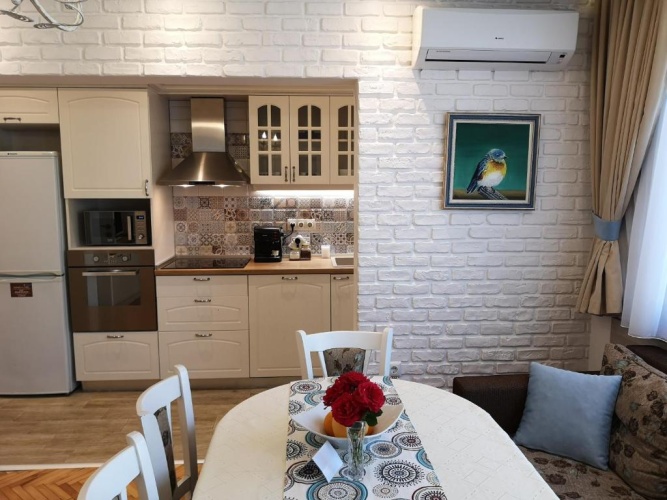 3 Bedrooms Apartment