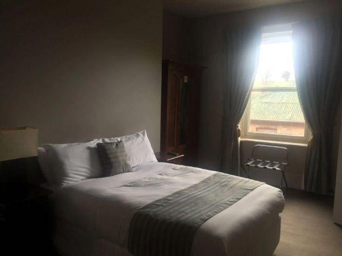 Deloraine Hotel