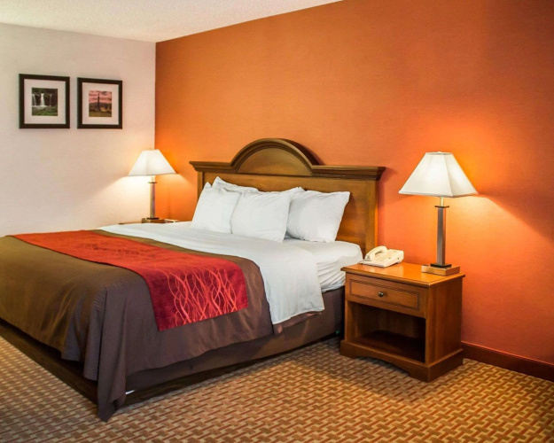 Quality Inn East Liverpool - Calcutta