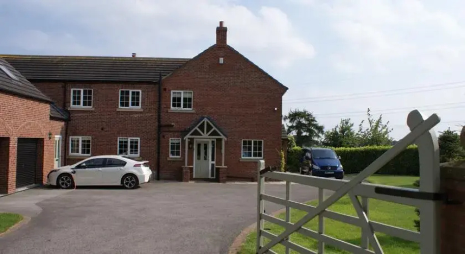 Ravensdale Lodge