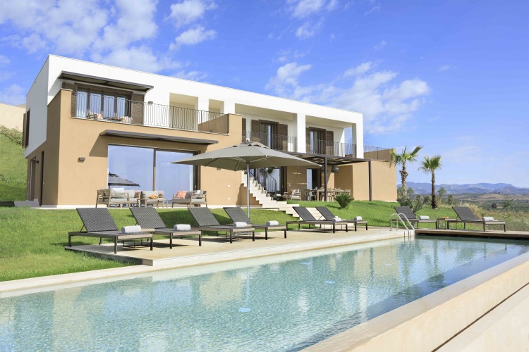 4 Bedrooms Villa with sea view