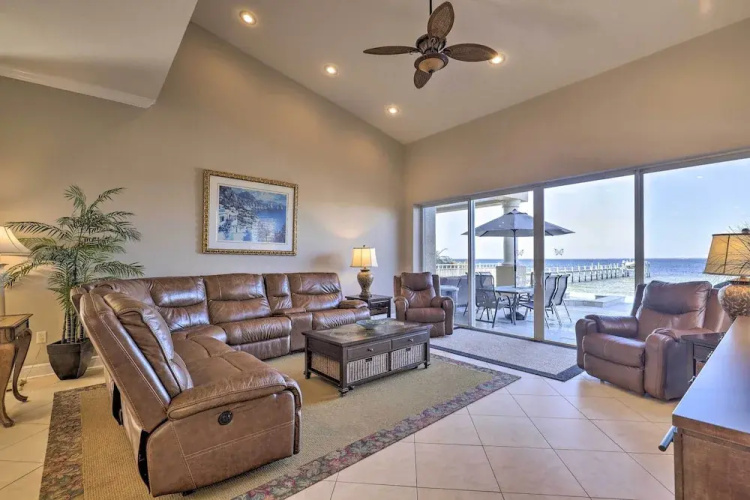 Waterfront Gem w/ Pool & Dock in Apollo Beach