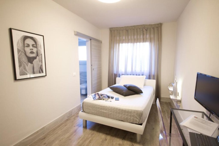 Deluxe Single room