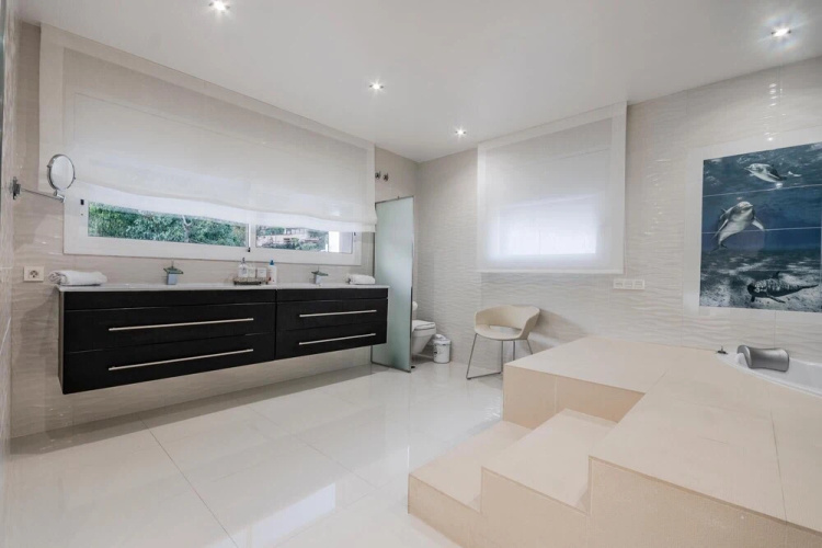 Luxurious Villa .2 Swimming Pools 200 M. From The Beach 1 Climatized