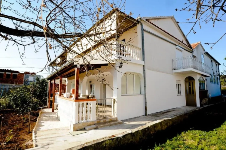 Apartment with balcony and with garden view