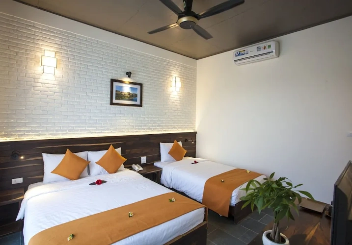 1 Bedroom Deluxe Triple room with balcony and with pool view